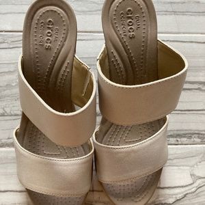 Crocs Leigh II Strap Wedge Tan